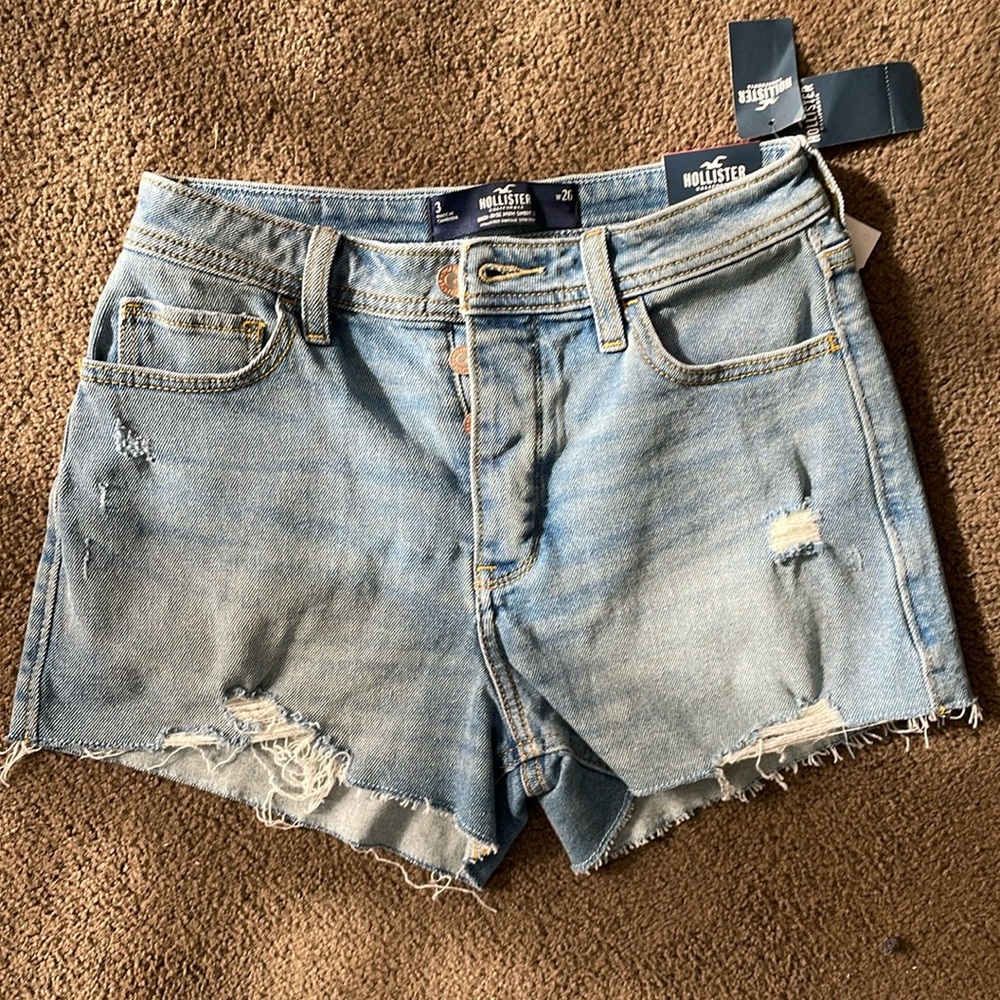 Hollister High-Rise Denim Mom Short 3” Size 26 / 3 NWT